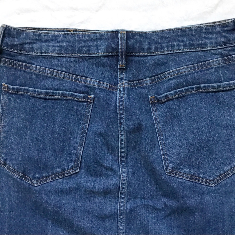 Old Navy High Waisted Frayed Hem Jean Skirt 12 NWT - Picture 3 of 8